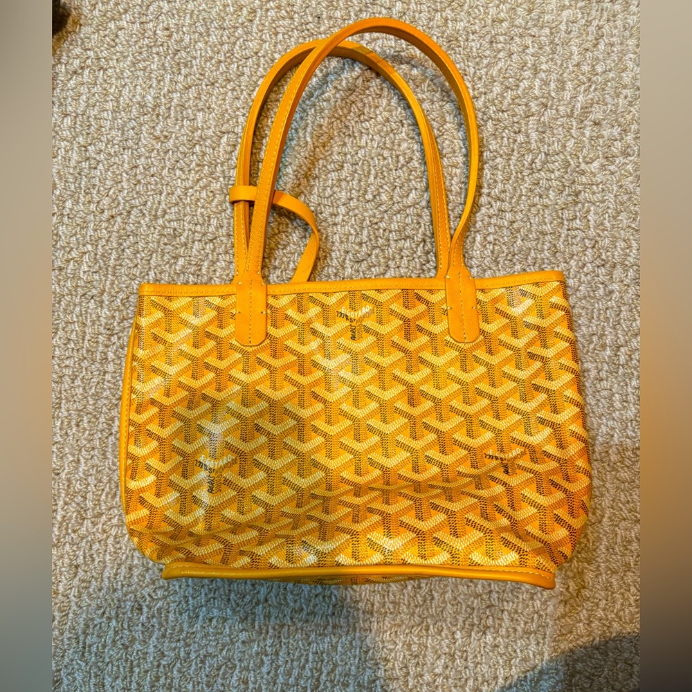 Goyard goyardine Anjou mini in like new condition.